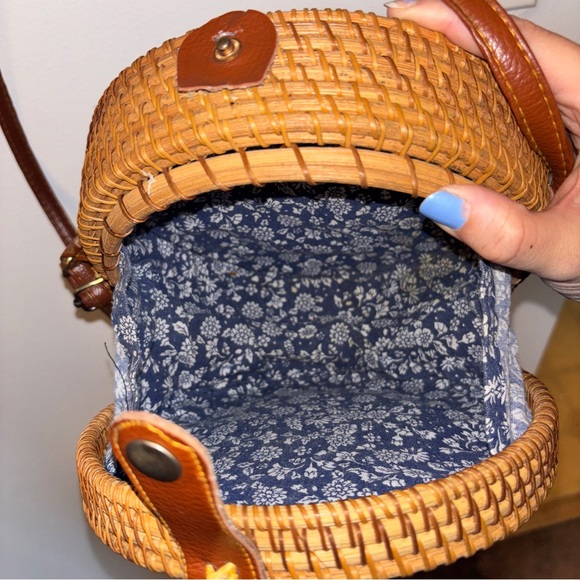 5/$25 Round Rattan Wooden Boho Weaved Straw Handbag - Picture 4 of 6